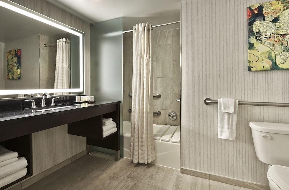 Embassy Suites by Hilton Washington DC Chevy Chase Pavilion photo 47