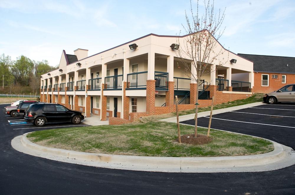 Executive Inn And Suites photo 5
