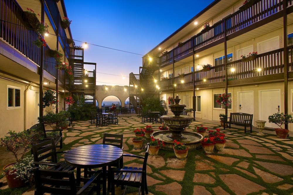 Ocean Beach Hotel photo 2