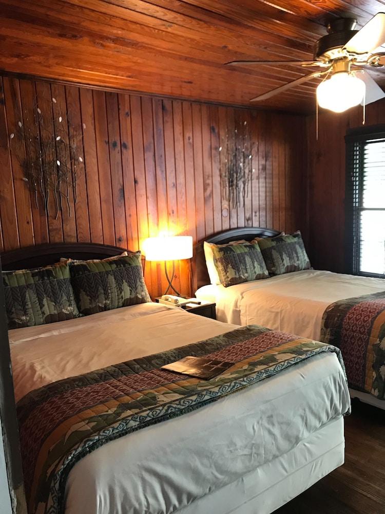 The Riverside Lodge at Chimney Rock photo 63