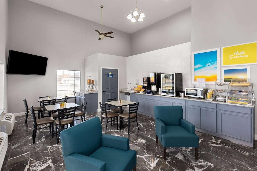 Days Inn by Wyndham Carlisle photo 15