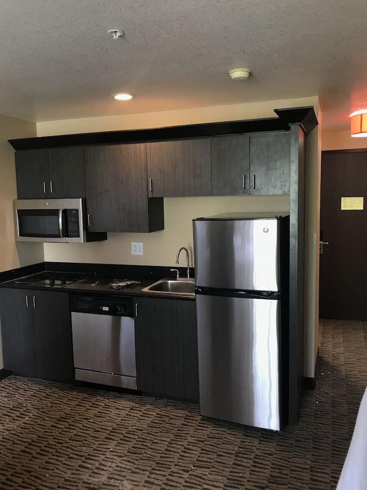 Hawthorn Suites by Wyndham Las Vegas/Henderson photo 11