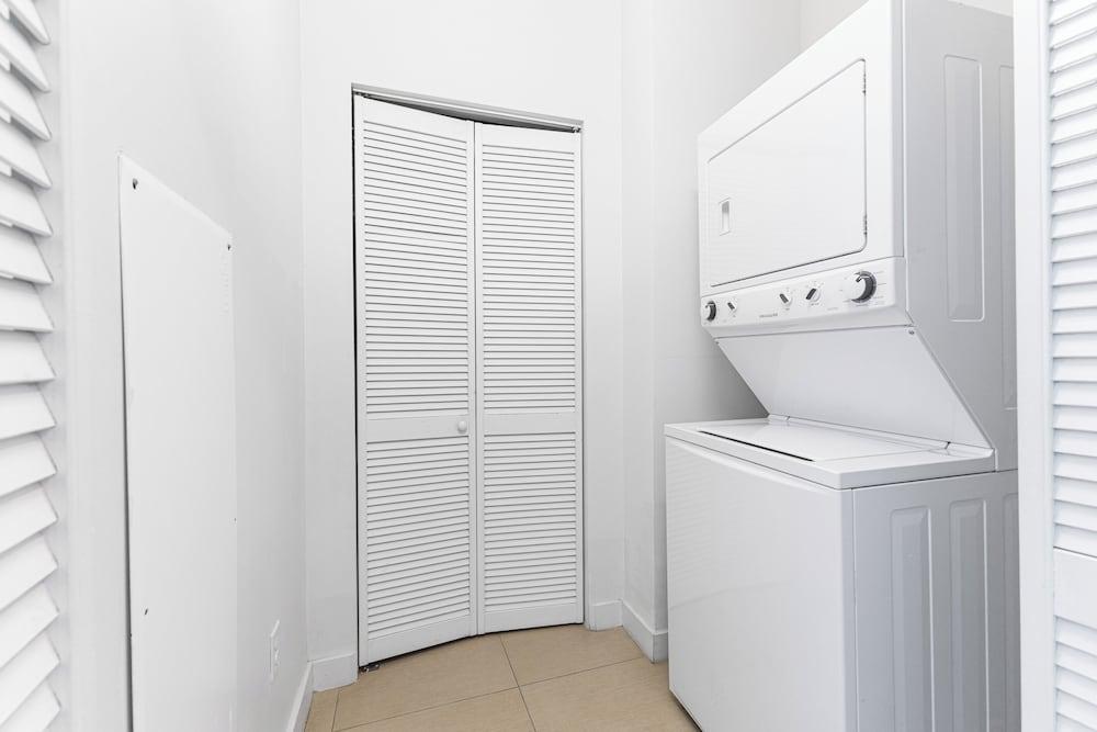 Dharma Home Suites Miami at Monte Carlo photo 48