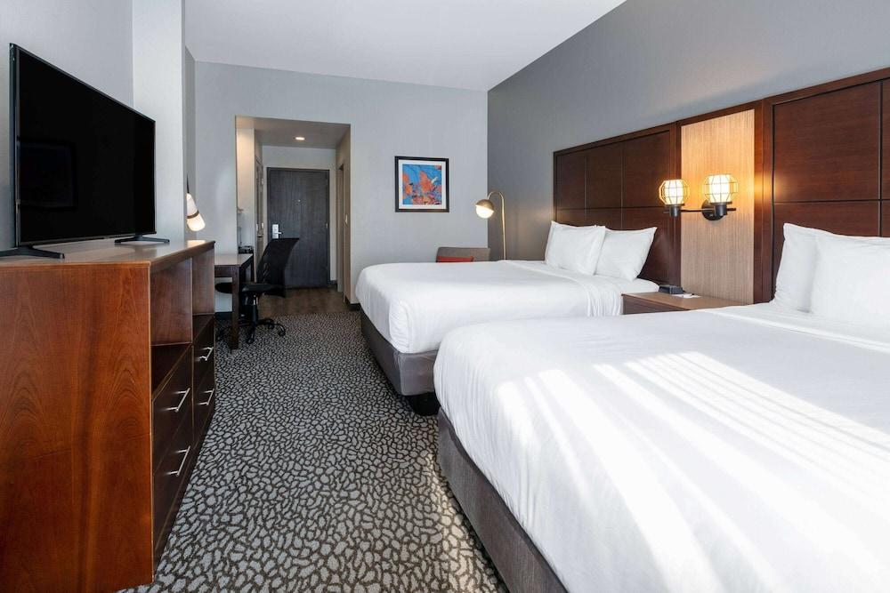 Wingate by Wyndham DFW / North Irving photo 44