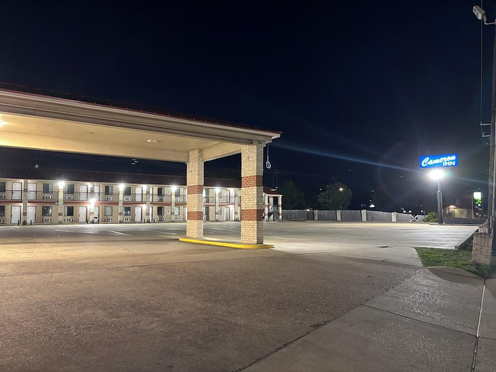 Cameron Inn & suites photo 16