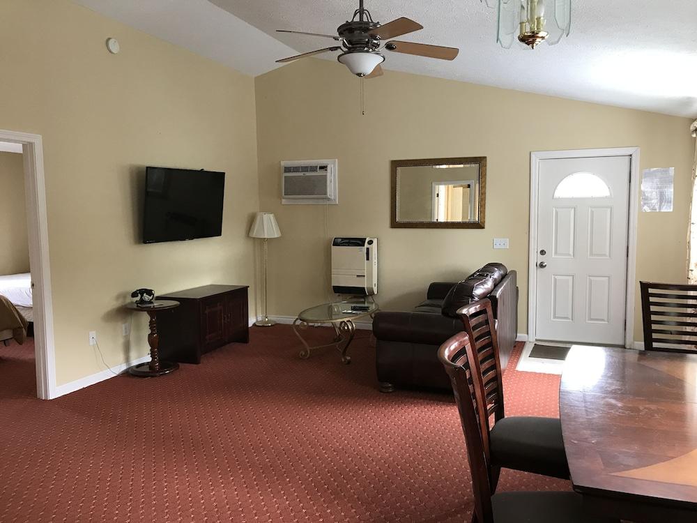 Exit 5 Resort & Condominium photo 11