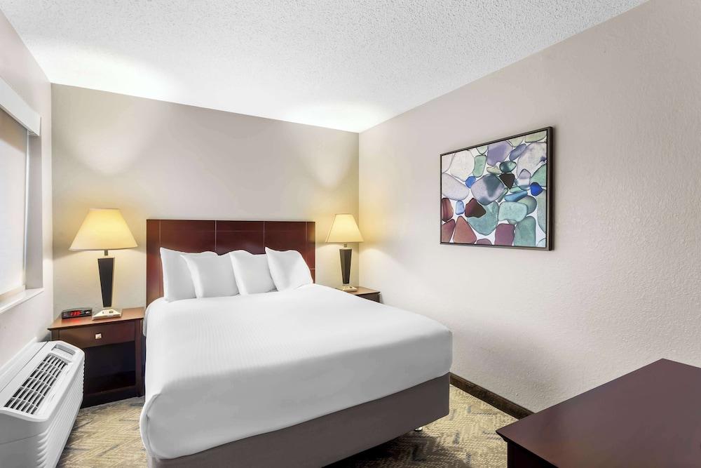 Best Western Oswego Hotel photo 17