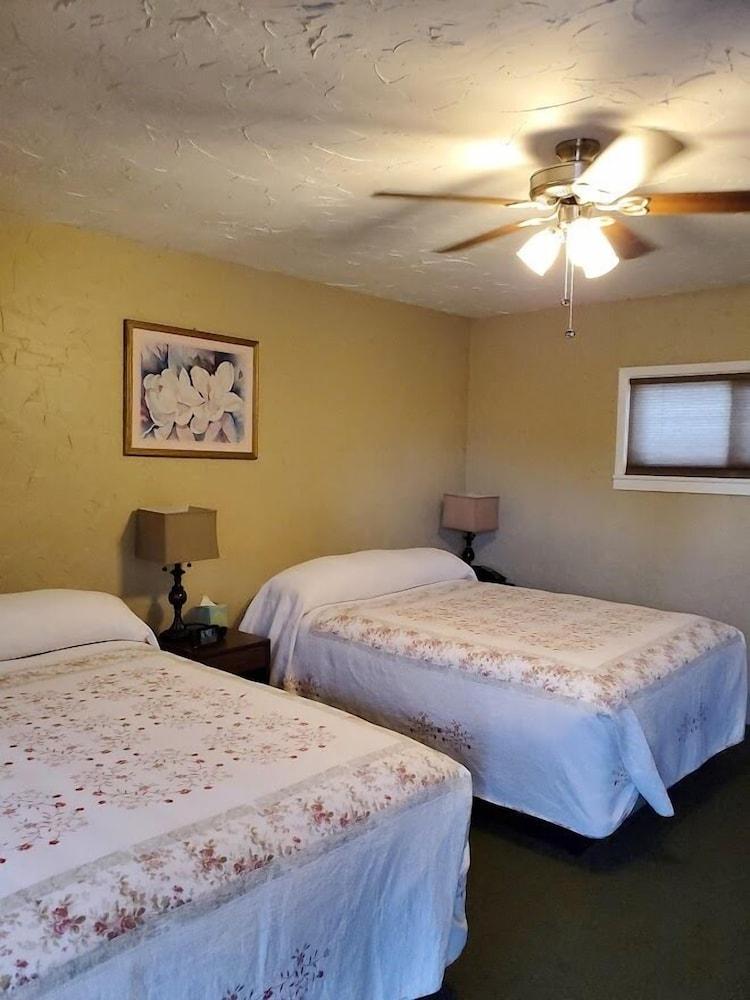 Three Forks Lewis & Clark Motel photo 30