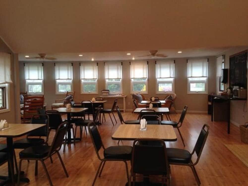 Viking Shores Motor Inn photo 2