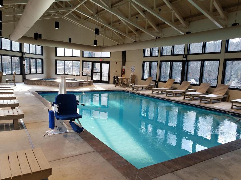 Laurel Point Resort photo 21