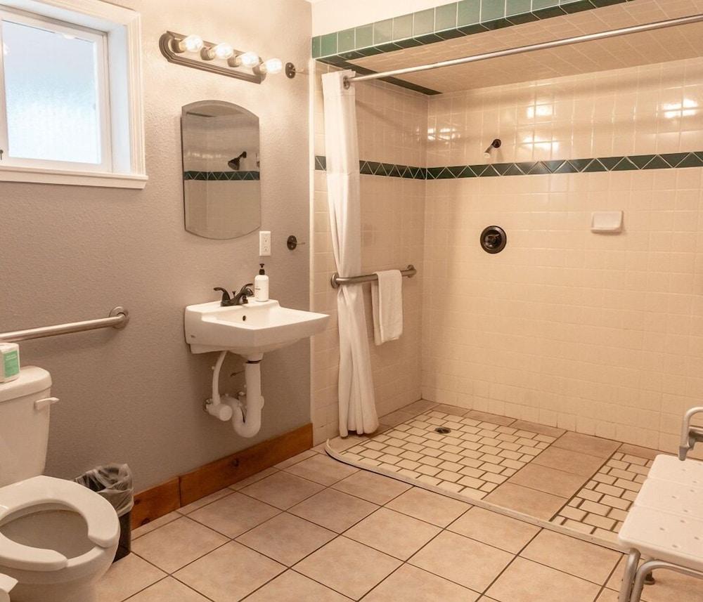 Summit View Inn photo 23