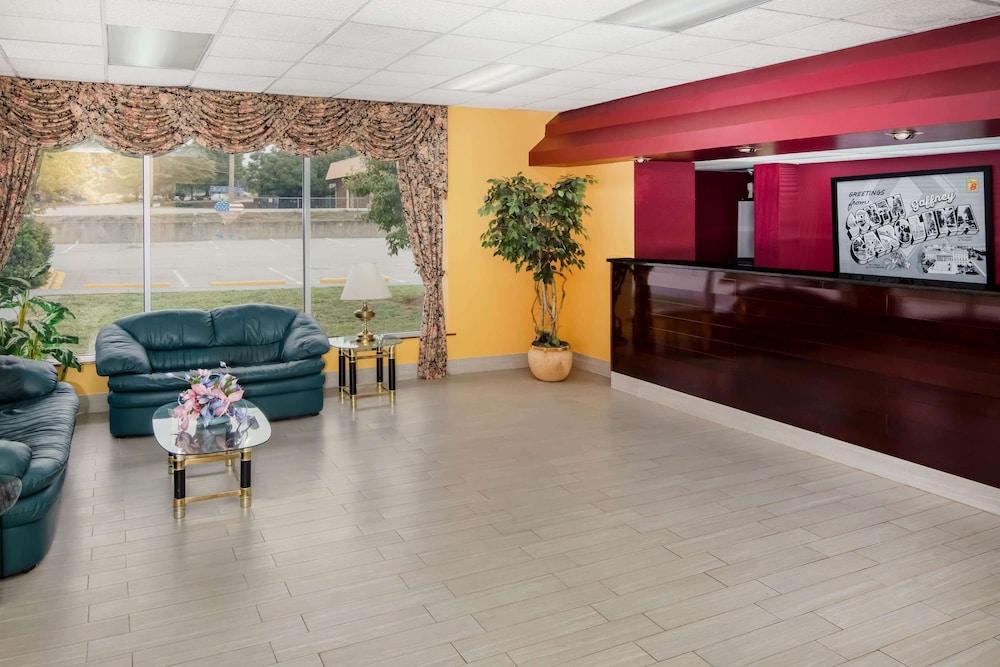 Super 8 by Wyndham Gaffney photo 24