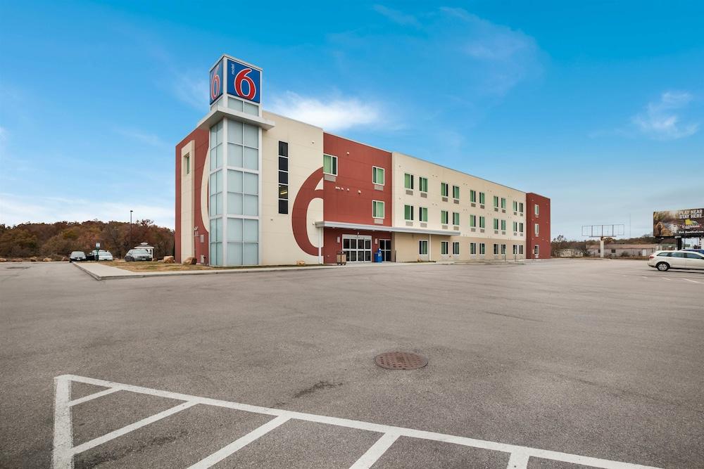 Motel 6 Poplar Bluff, MO photo 77