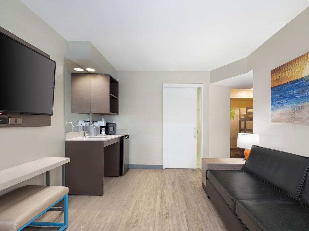 Holiday Inn Resort Orlando Suites - Waterpark by IHG photo 9