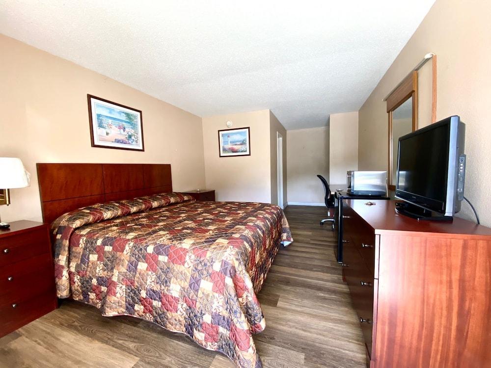 Economy Inn photo 7