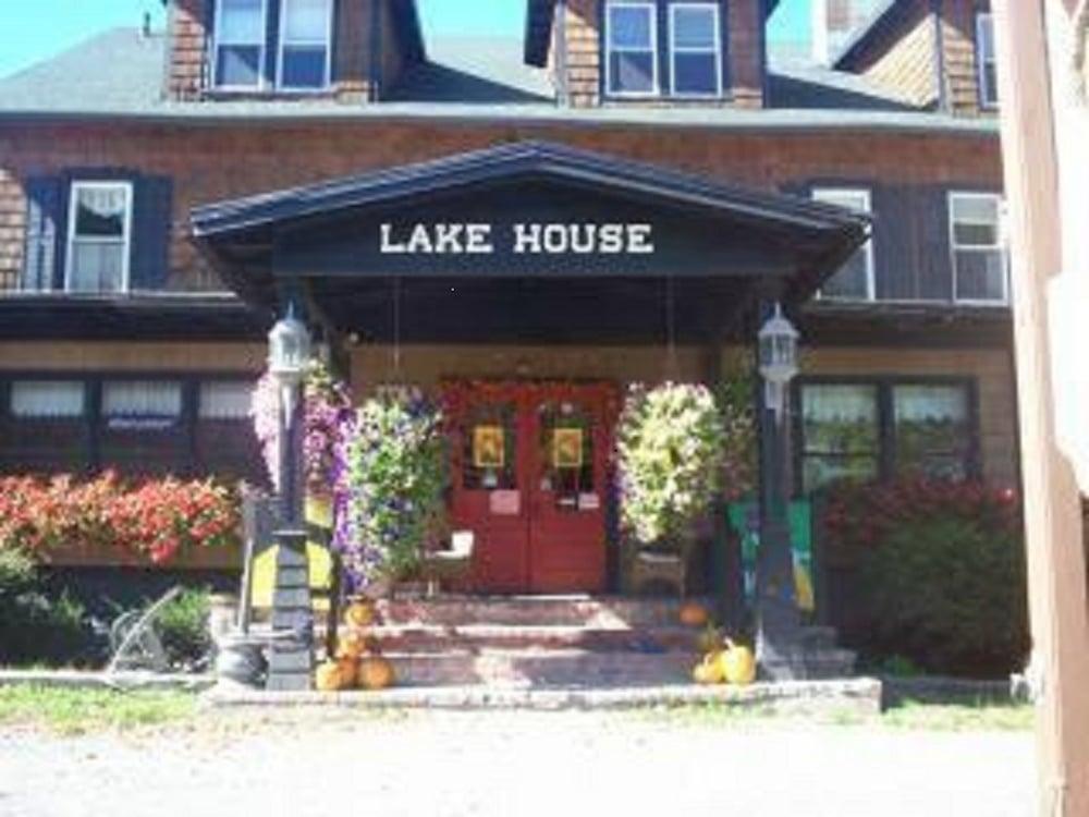 Lake House photo 12