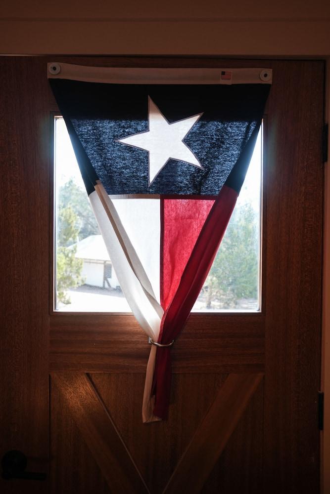 Lucky Arrow Retreat - Dripping Springs photo 2