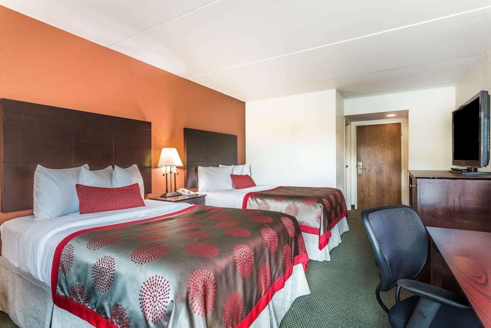 Ramada by Wyndham Luling photo 10