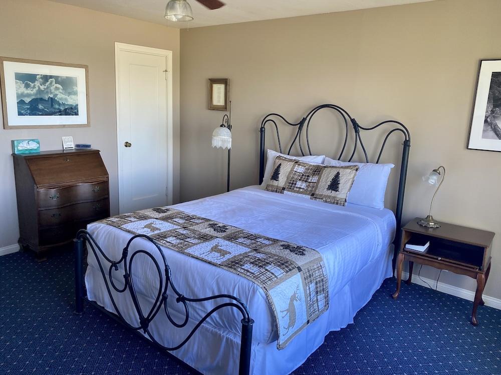 Tioga Lodge At Mono Lake photo 45