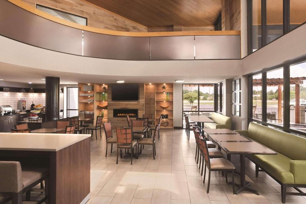 Country Inn & Suites by Radisson Indianapolis East photo 25
