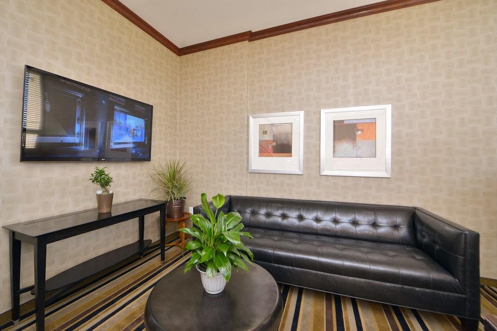 Holiday Inn Express Laguardia Airport, an IHG Hotel photo 18