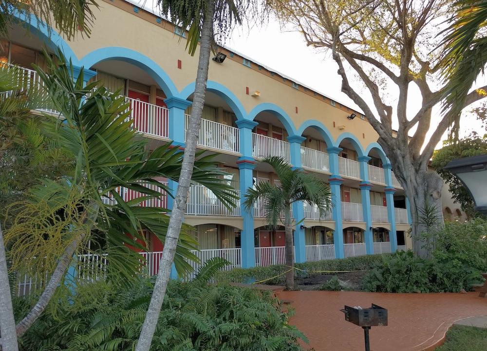 Red Carpet Inn Airport and Cruise Port Hotel Fort Lauderdale photo 36