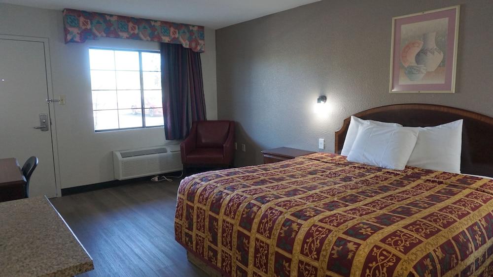 Red Roof Inn Tucson – Vail photo 6