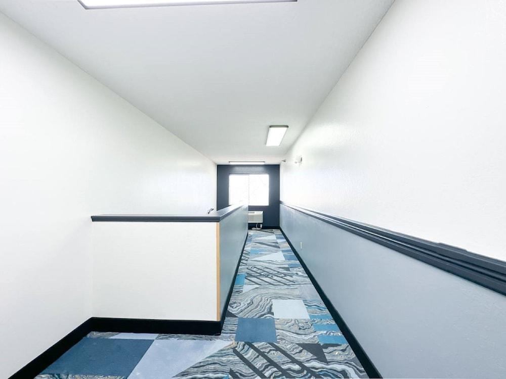 Blaine Town Inn & Suites photo 5