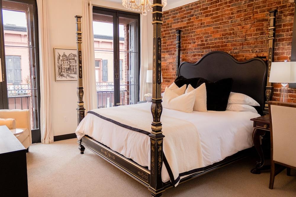 Speakeasy Suites photo 3