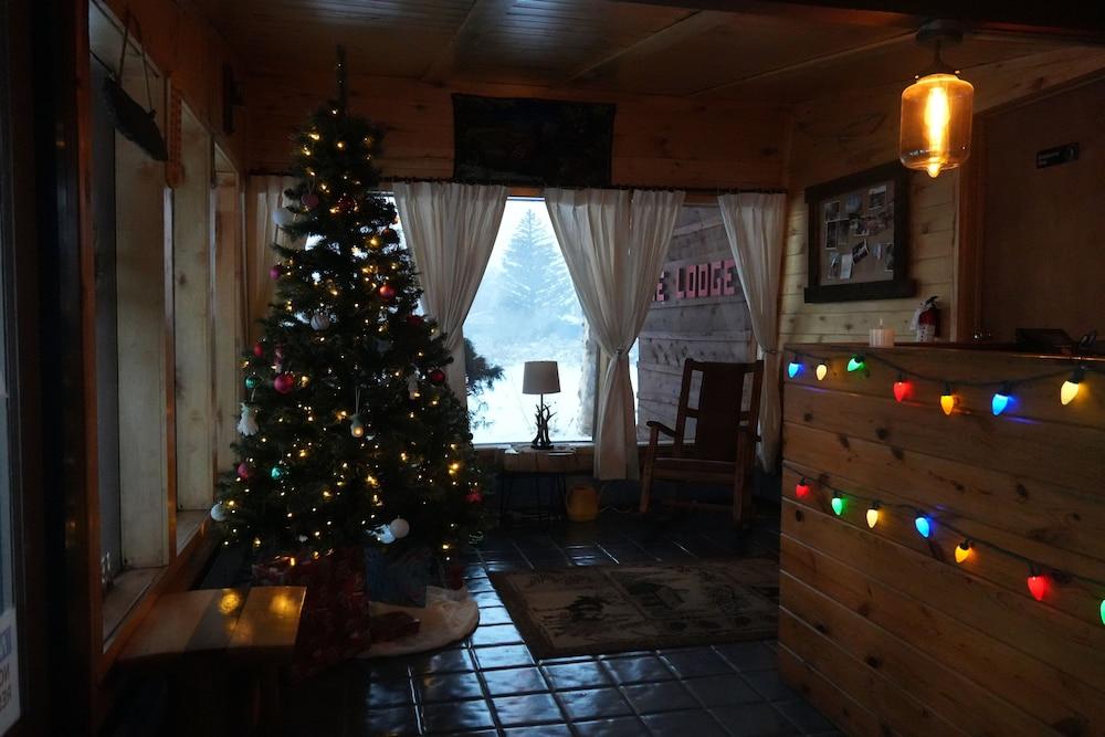 The Lodge Motel photo 4