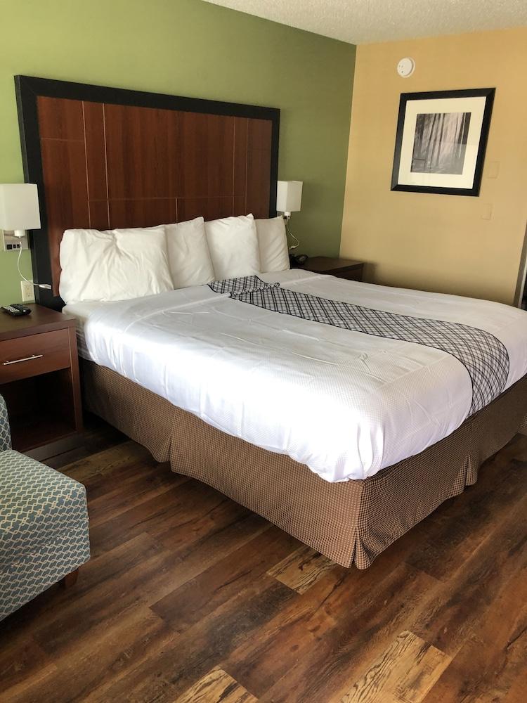 Knight's Inn Motel photo 34