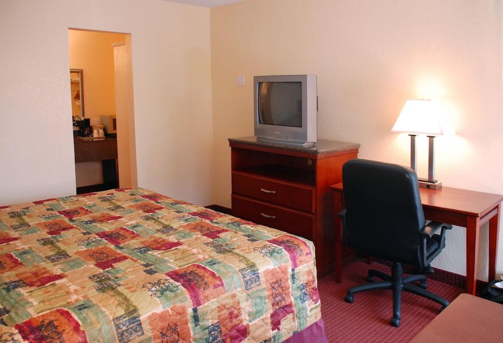 Relax Inn And Suites photo 15