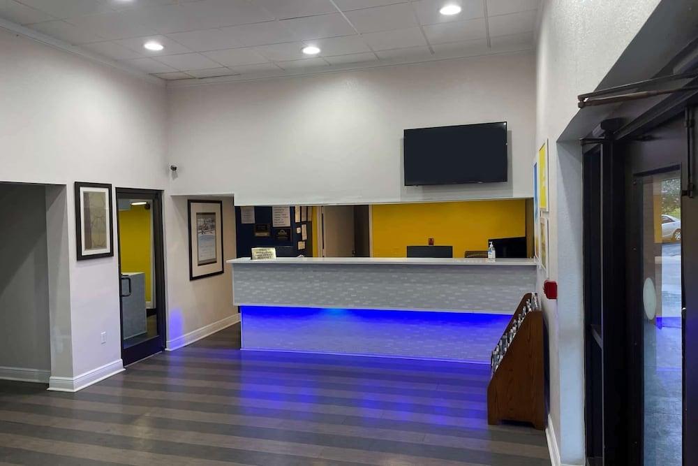 Travelodge by Wyndham Mobile Al photo 2