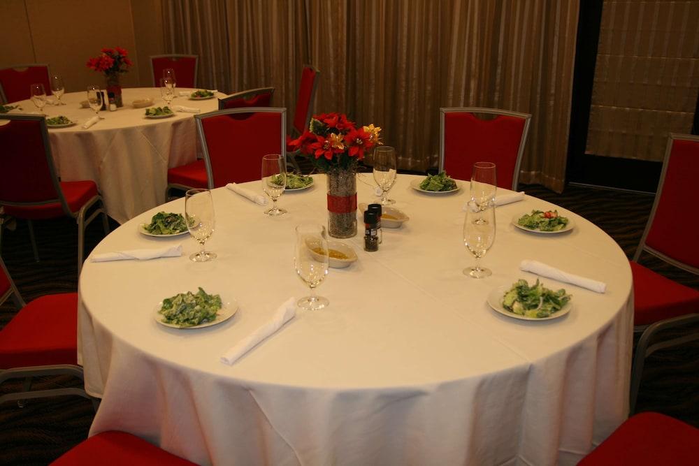 Hampton Inn Jacksonville-Anniston Area photo 47