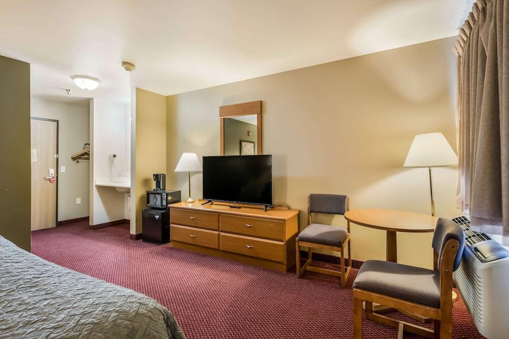 Econo Lodge Rice Lake photo 16