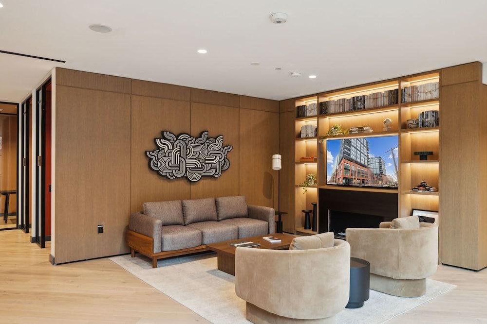 Placemakr Buzzard Point photo 16