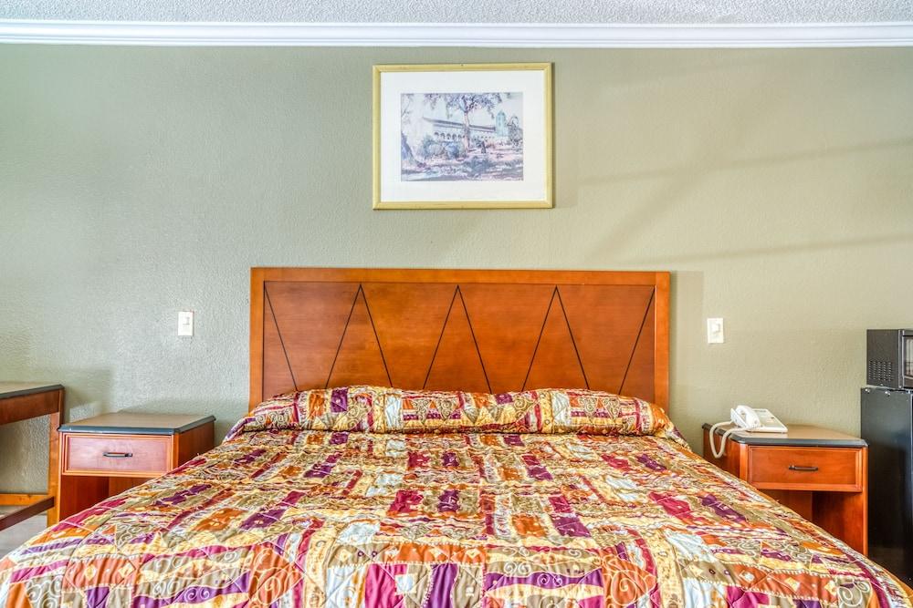 Passport Inn Whittier photo 3