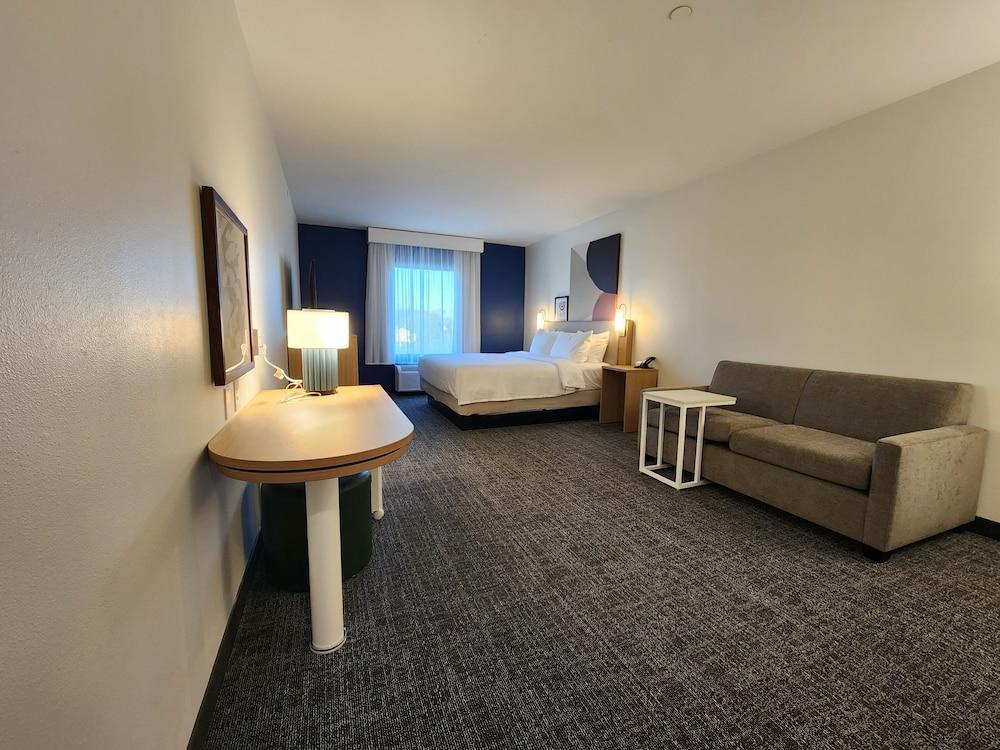Spark by Hilton Rahway photo 19