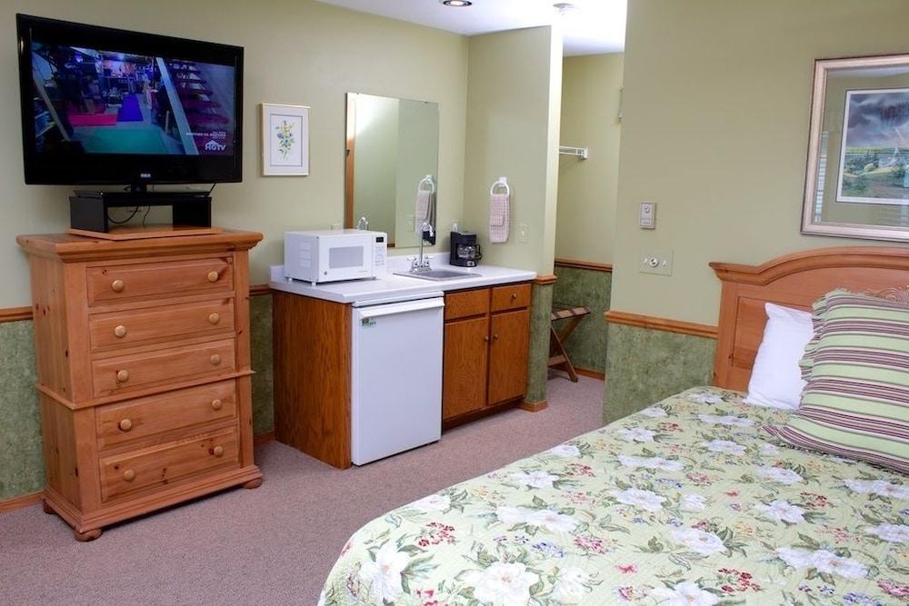 Bay Breeze Resort photo 9