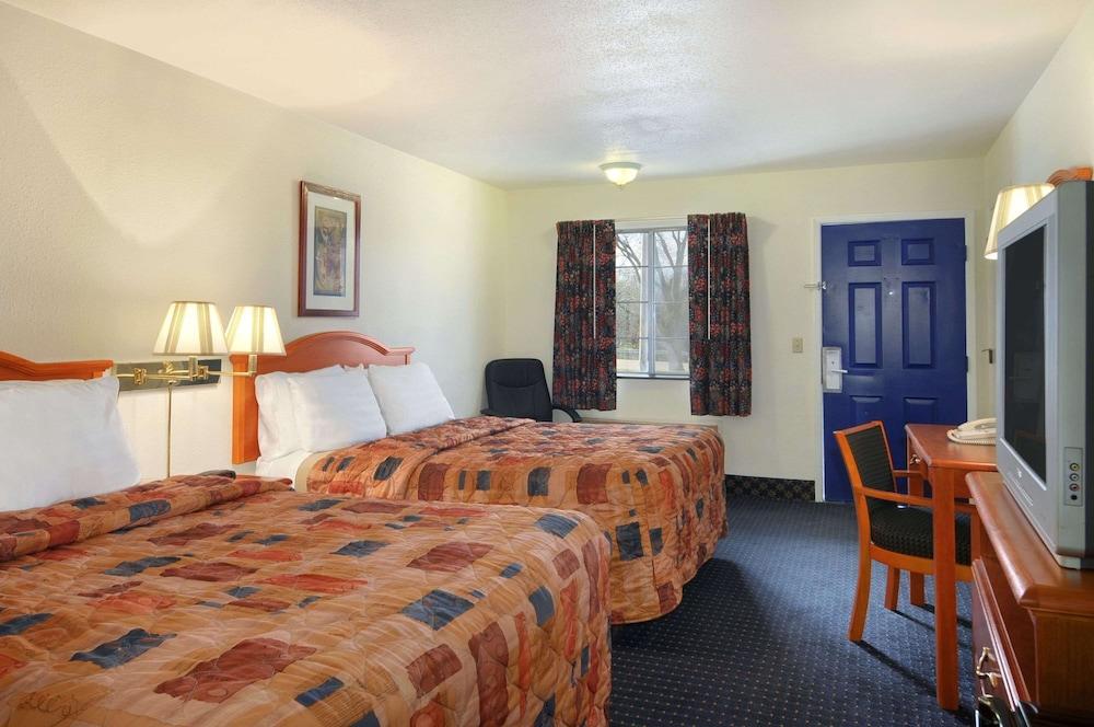 Days Inn by Wyndham KU Lawrence photo 4
