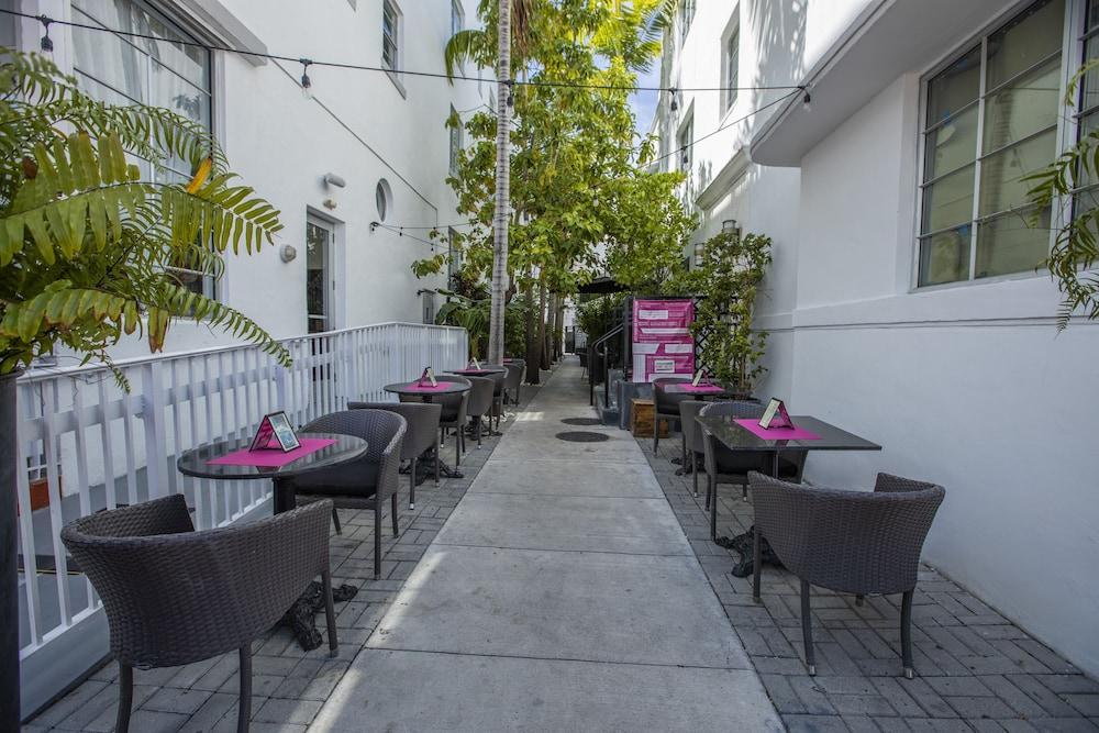 Posh South Beach Hostel photo 16