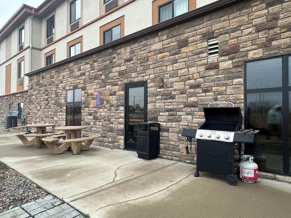 Sleep Inn & Suites Fort Dodge photo 41