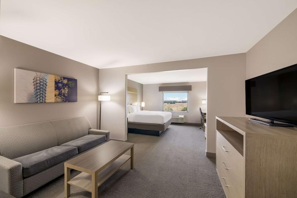 Best Western Plus Killeen/Fort Cavazos Hotel & Suites photo 11