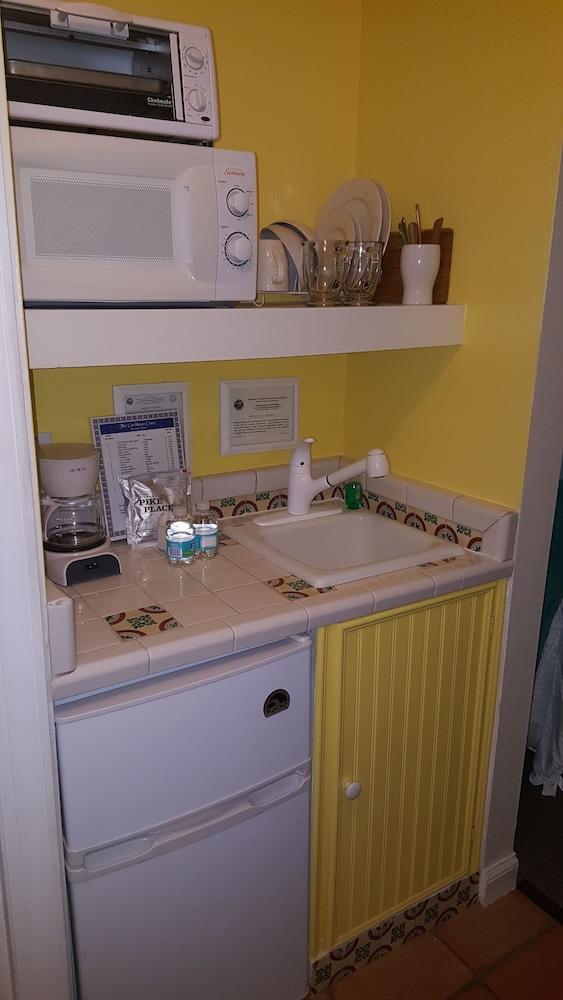 The Caribbean Court Boutique Hotel photo 26