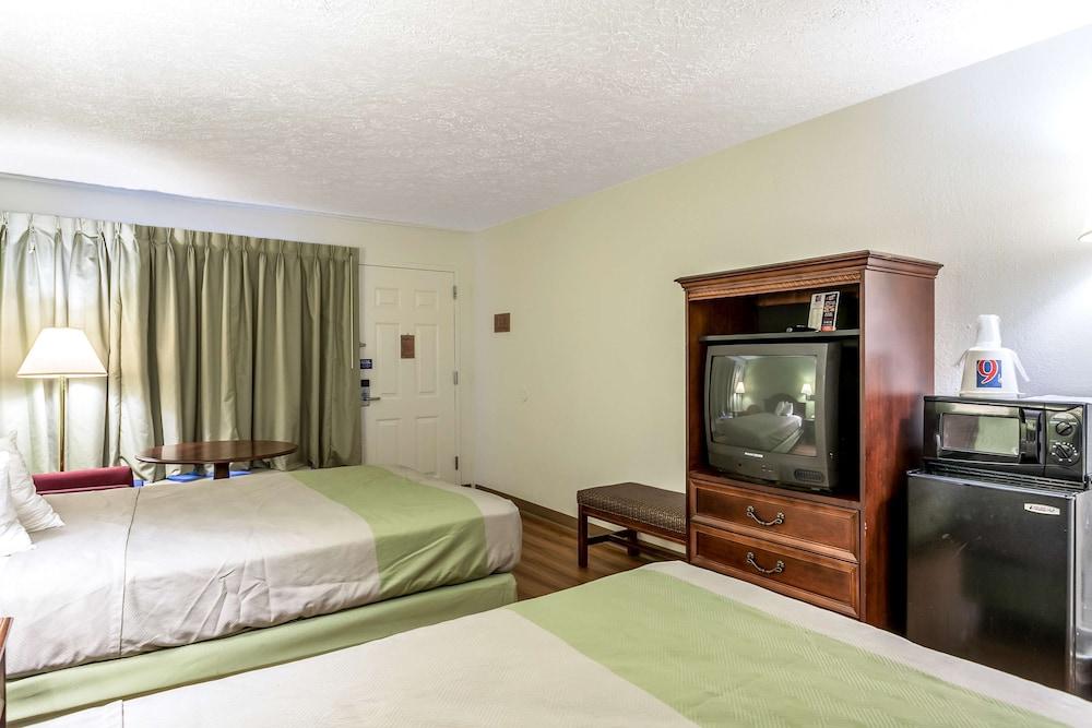 Americas Best Value Inn Edgewood photo 15