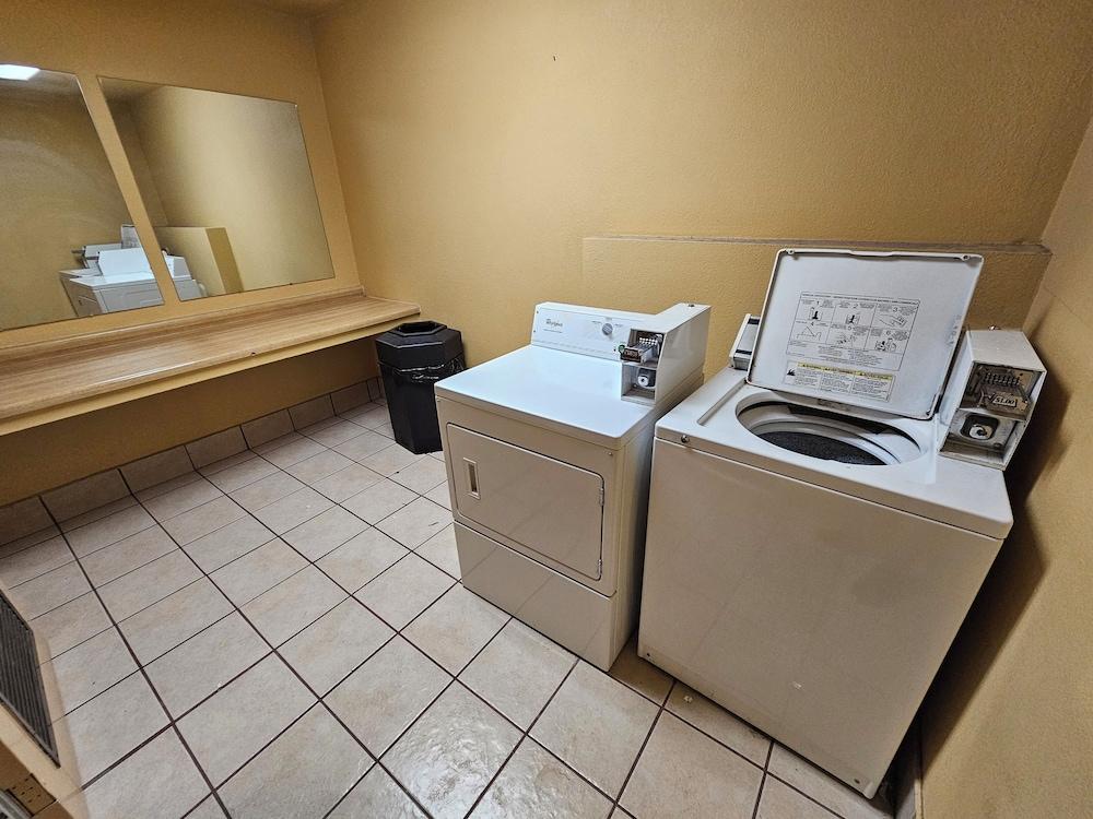 Clarion Inn & Suites Roswell photo 42