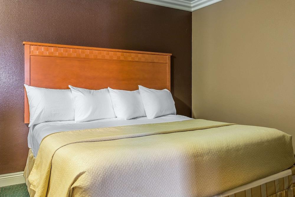 Rodeway Inn Ventura Midtown photo 19