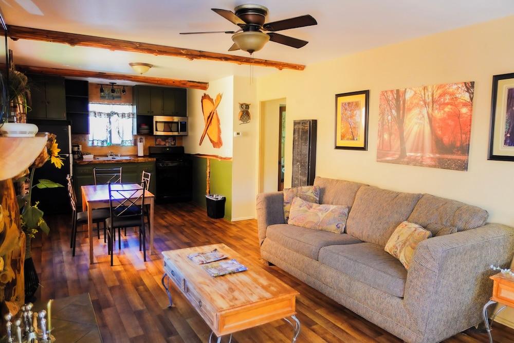 Sleepy Hollow Cabins and Hotel photo 32
