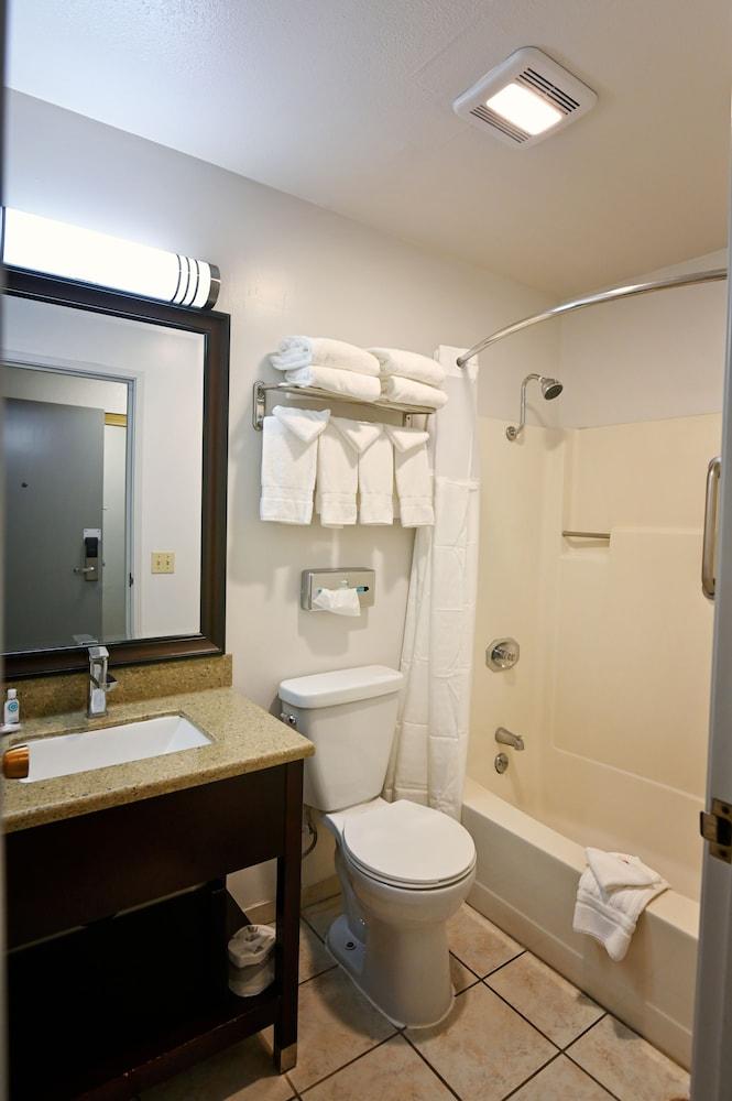 Comfort Inn Yreka I-5 photo 15
