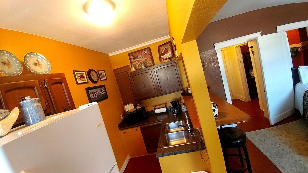 Historic Whiting Hotel Suites photo 61